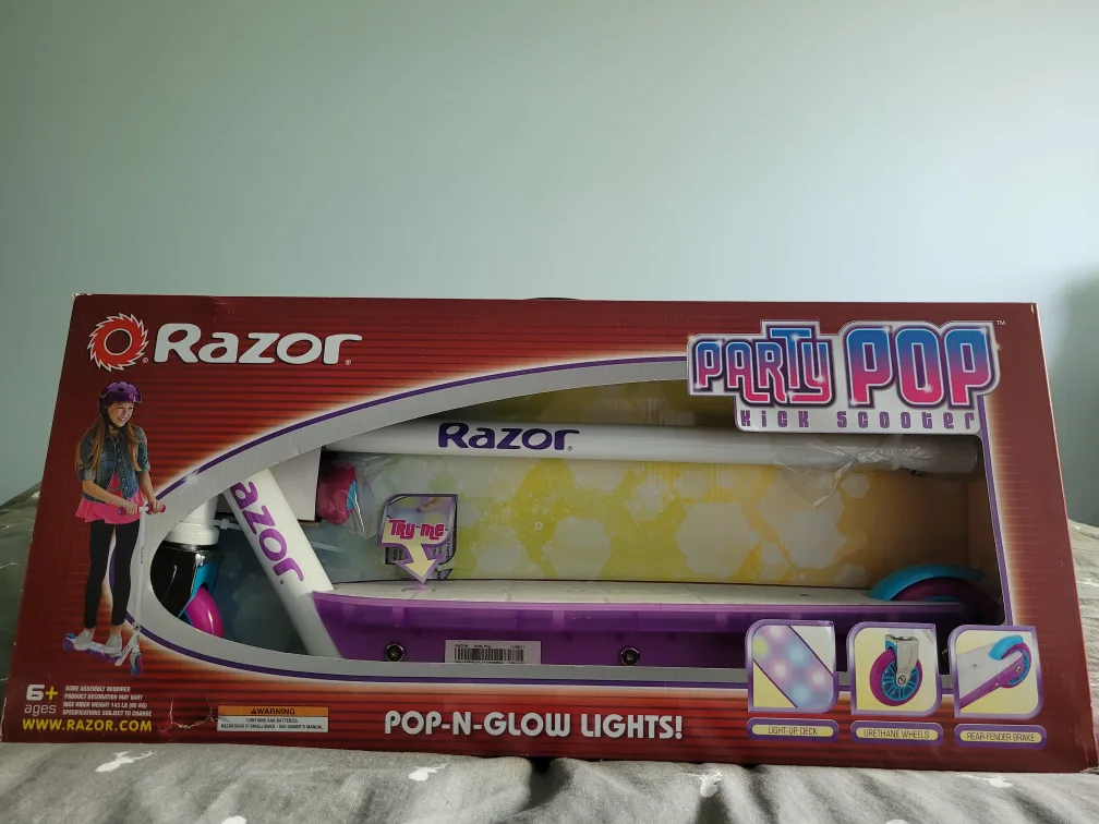 Brand new Party Pop n Glow Kick Scooter thumbnail