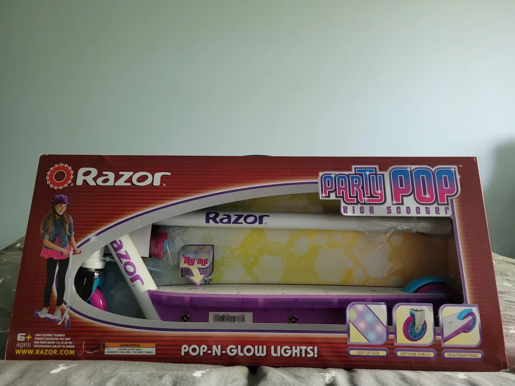 Brand new Party Pop n Glow Kick Scooter image indicator(2)