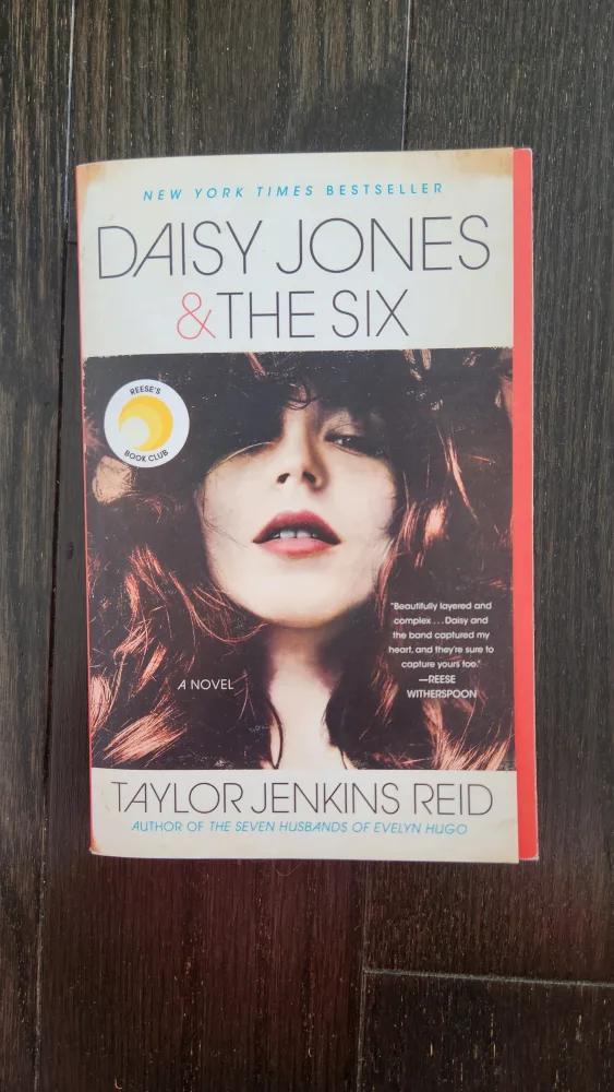 Daisy Jones & The Six by Taylor Jenkins Reid thumbnail