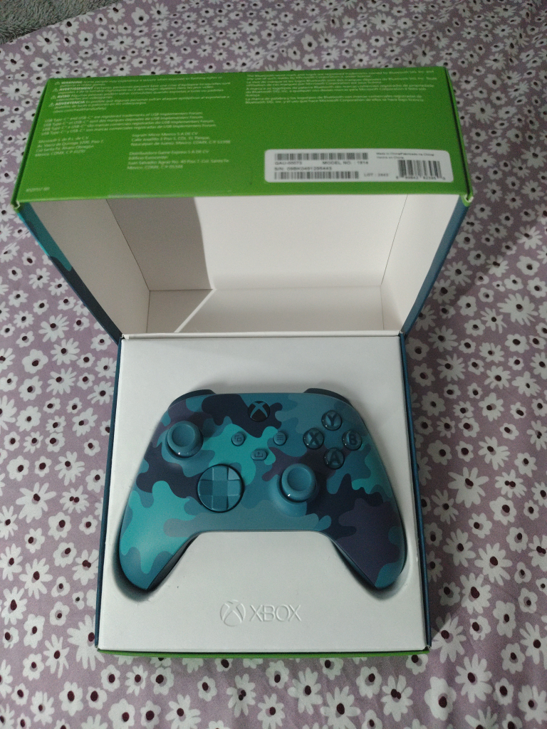 New Xbox Wireless Controller - Mineral camo