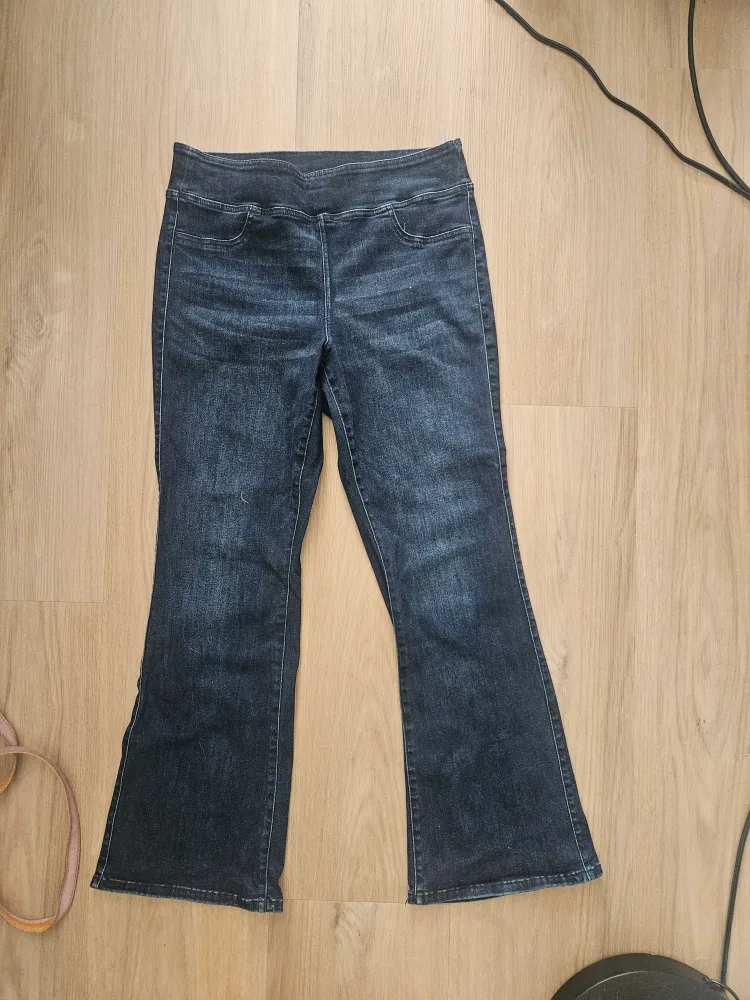 Dark Wash Flare Leggings Jeans thumbnail