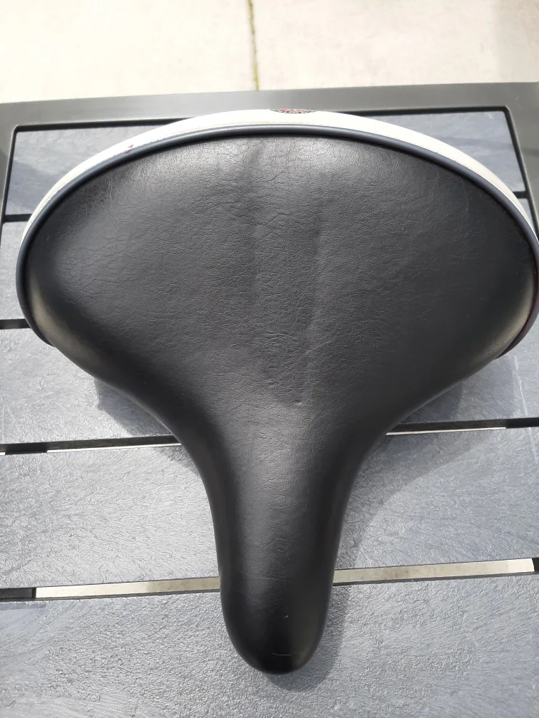 Schwinn Quality Bicycle Seat thumbnail