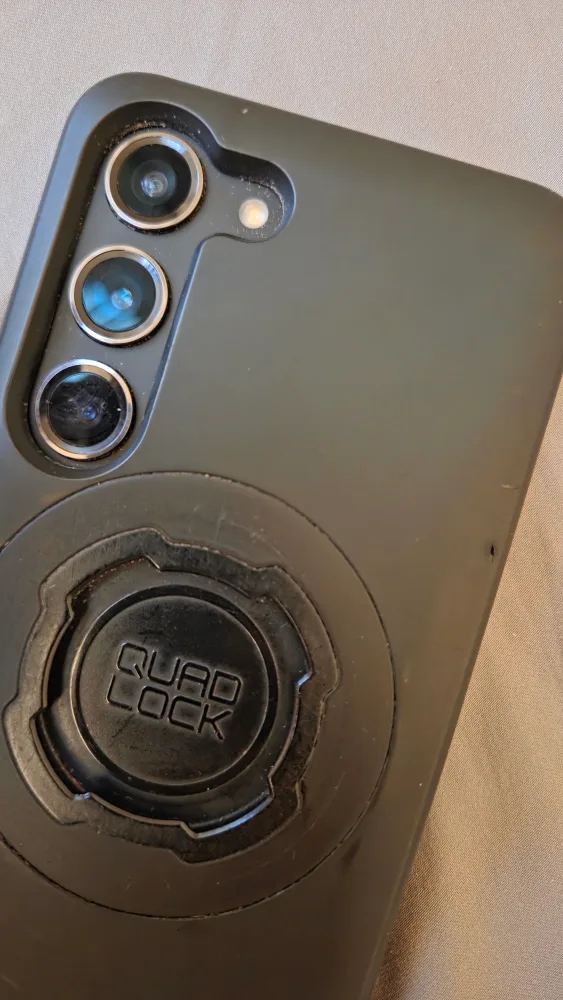 Quad Lock Samsung S23 Case image indicator(3)