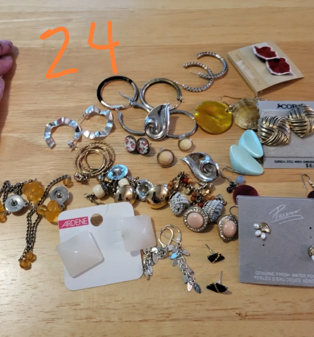 Assorted Earrings Bundle thumbnail