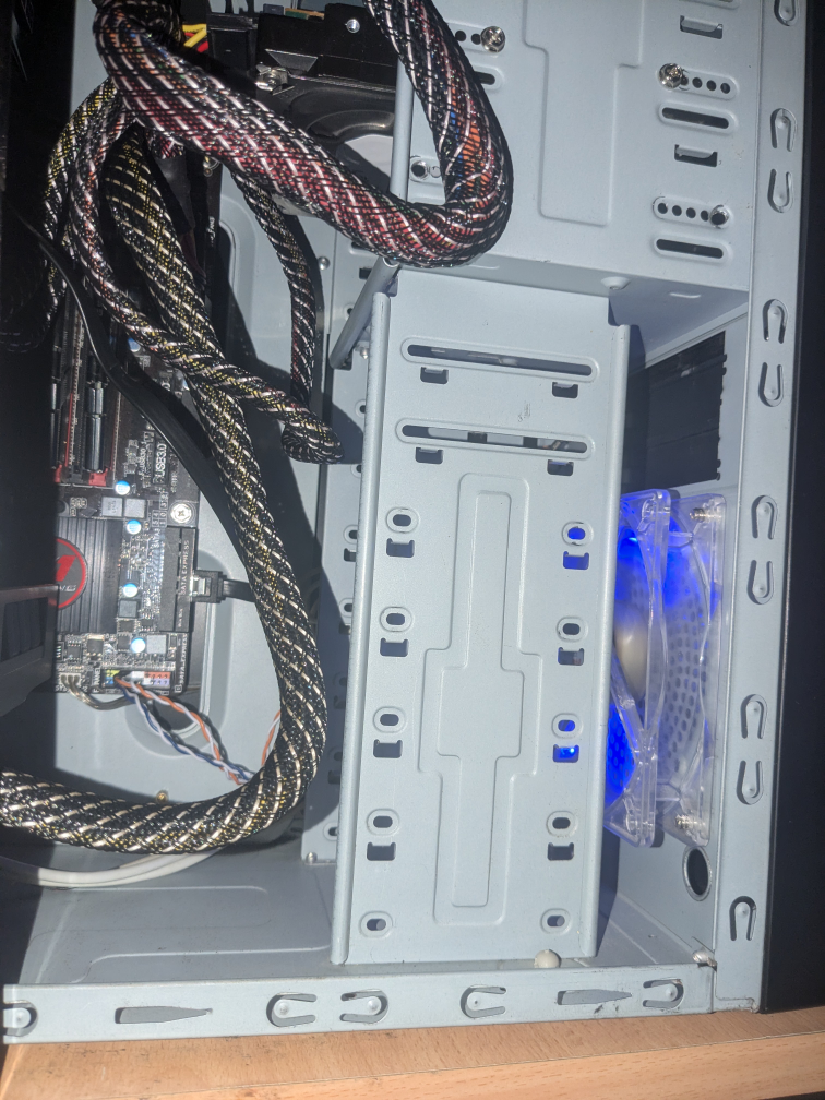 Gaming PC - i7 6700k & 1070 + Wi-Fi - photo 3