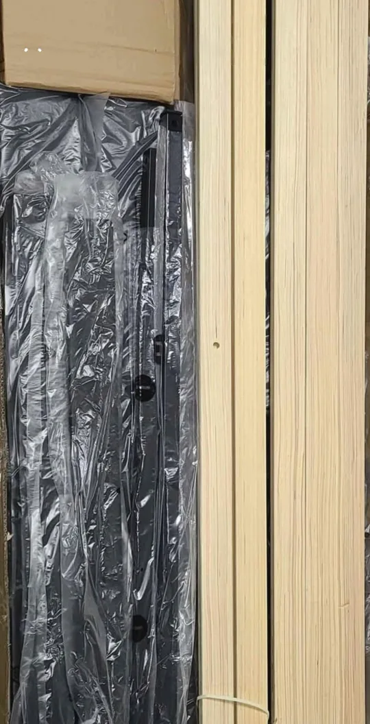 Queen-Size Avenue Binghamton Tufted Upholstered Platform Bed image indicator(3)