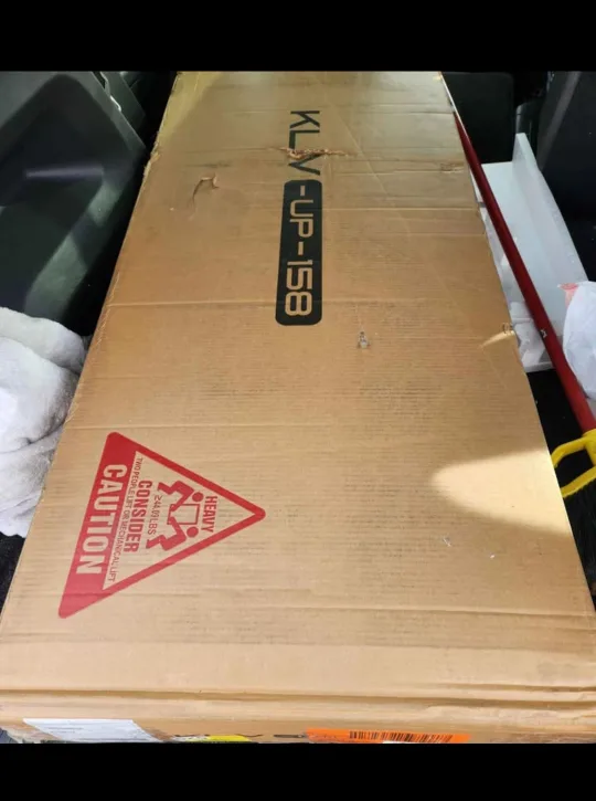 Queen-Size Avenue Binghamton Tufted Upholstered Platform Bed image indicator(4)