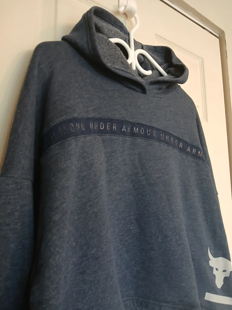 Under Armour navy blue hoodie, size large (L) image indicator(2)