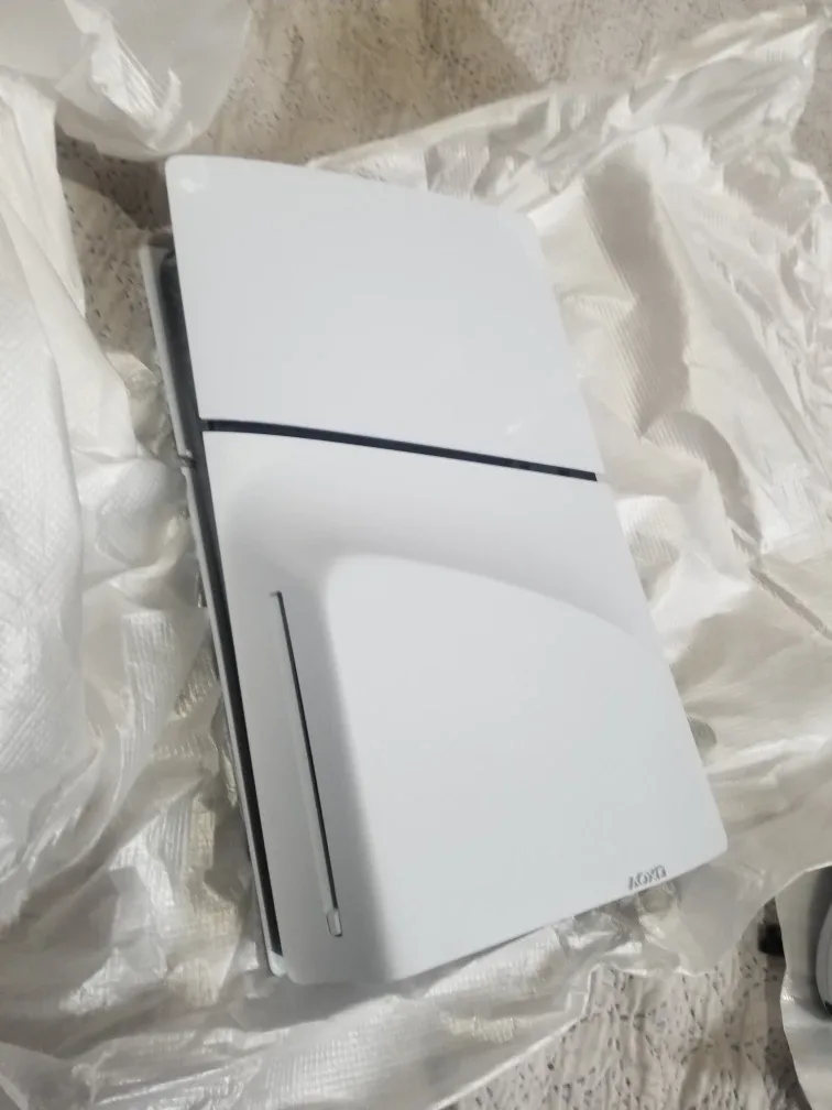 PS5 Slim Disc Edition Bundle image indicator(3)