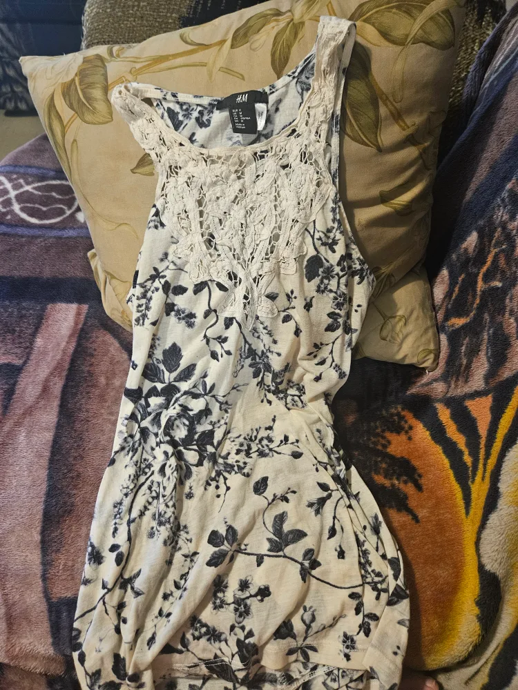 H&M Floral Tank Top - Size M thumbnail