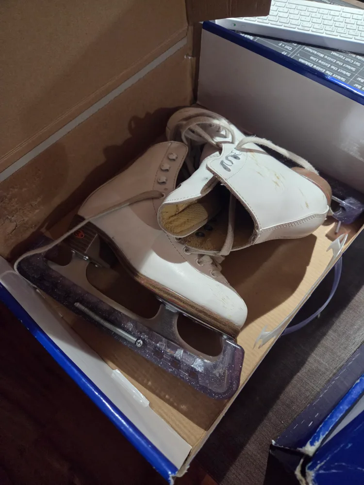 Riedell White Figure Skates - Size 10 thumbnail