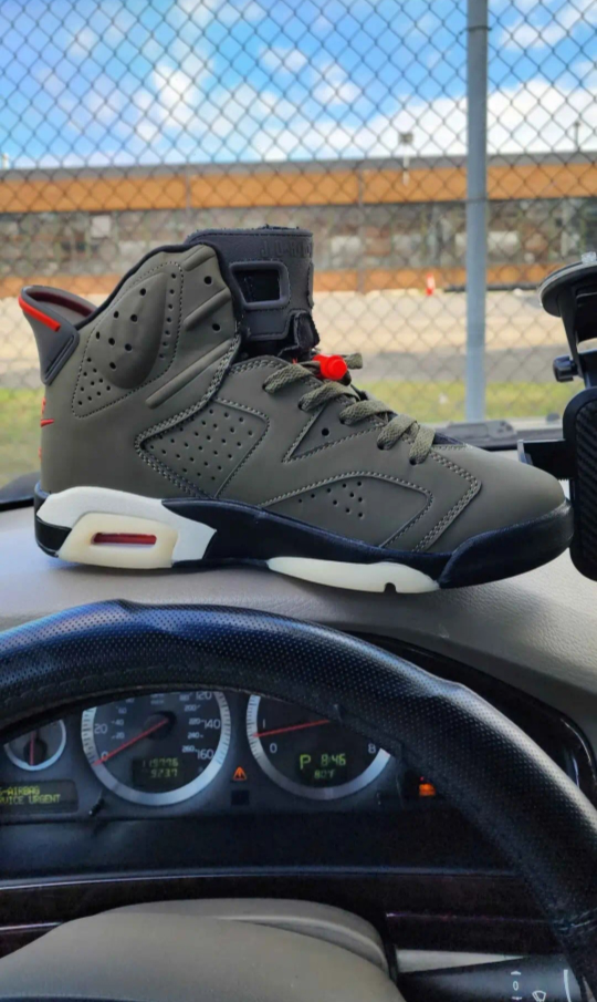 Air Jordan IV Travis Scott High - photo 2
