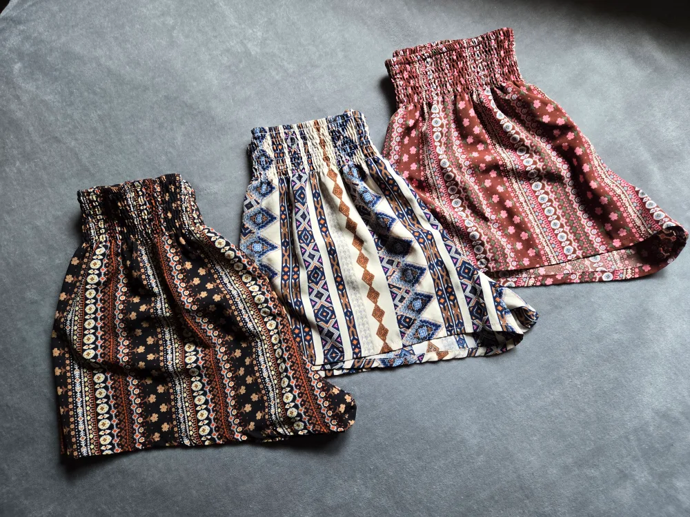 Ladies Gorgeous Boho Summer Shorts Size XL thumbnail