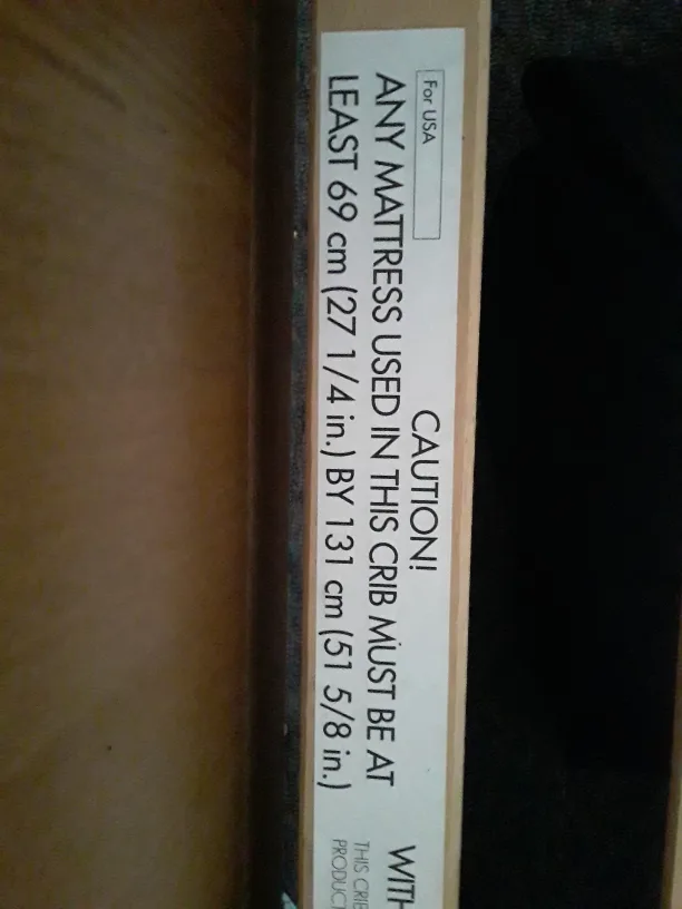 🇨🇦🍀Ikea Leksvik Crib with padding & diaper accessories image indicator(4)