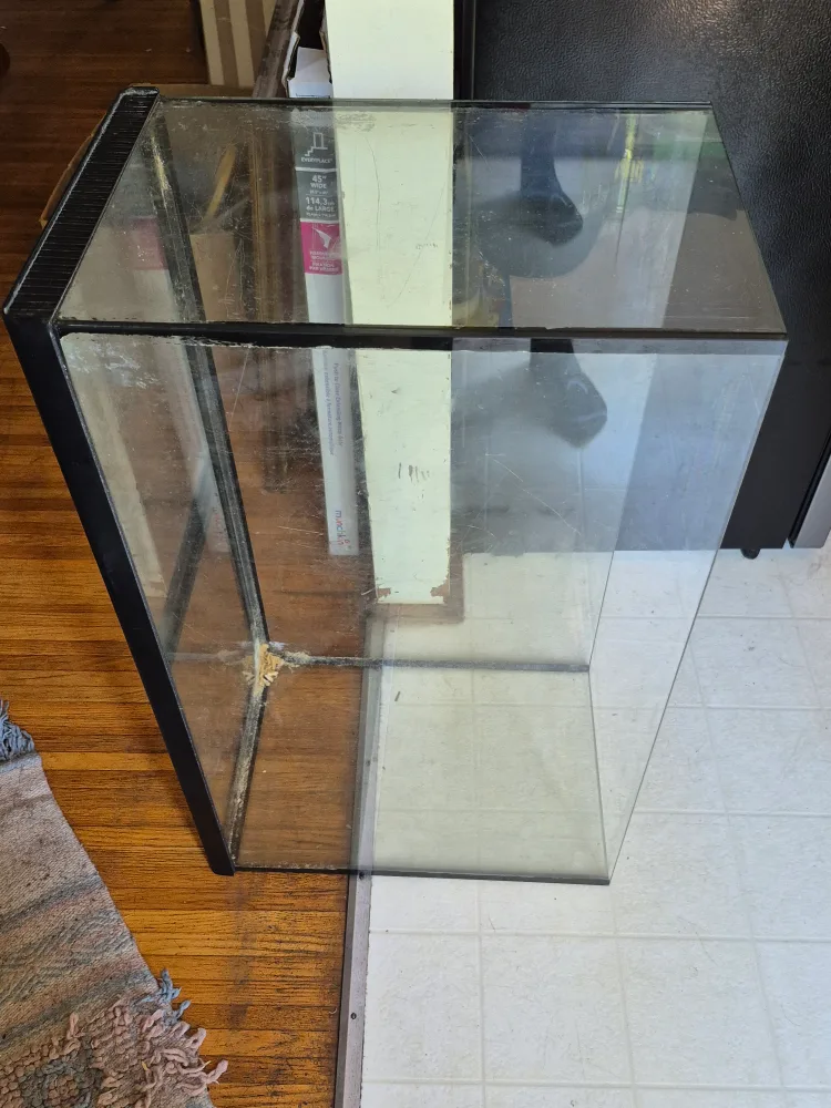 Used Fish Tank image indicator(2)