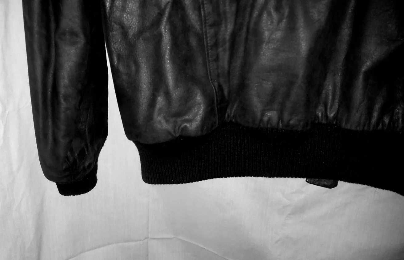 Mens Black Leather Bomber Style Jacket Ex. Condition image indicator(5)