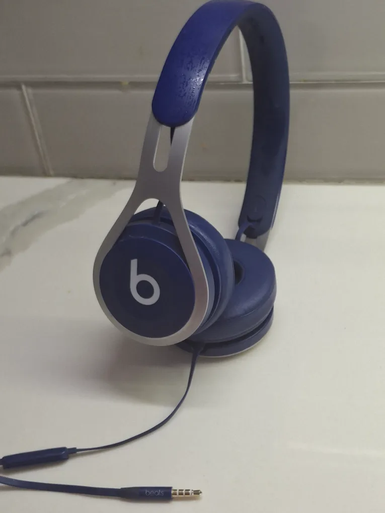 Beats EP Wired Headphones - Blue image indicator(6)