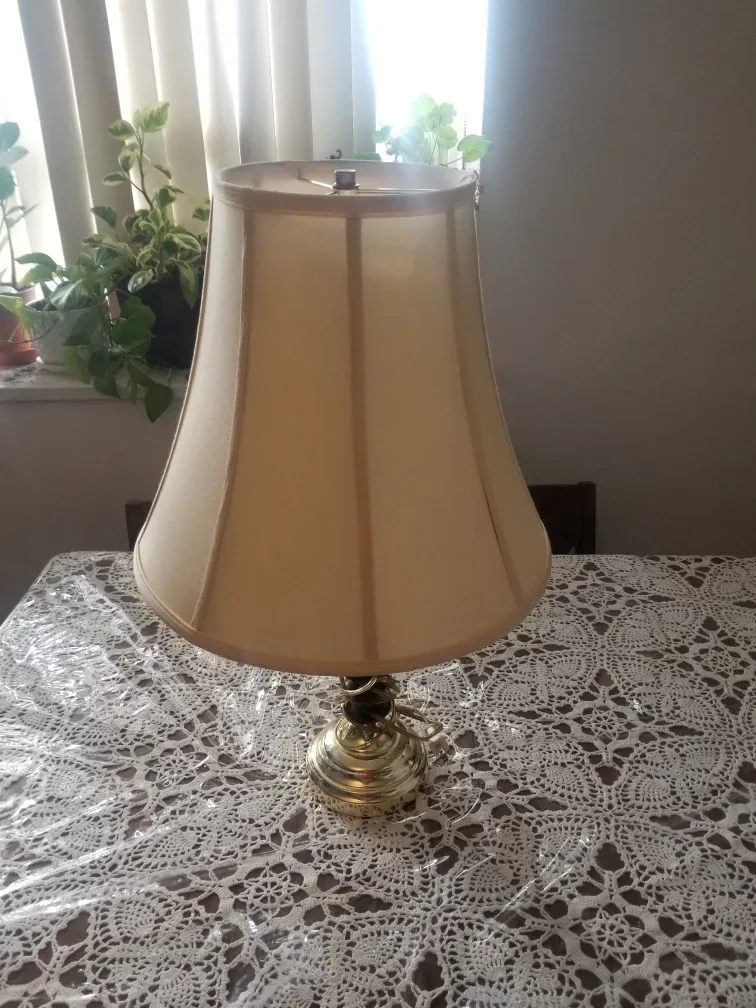 Vintage Cream Shade Table Lamp thumbnail