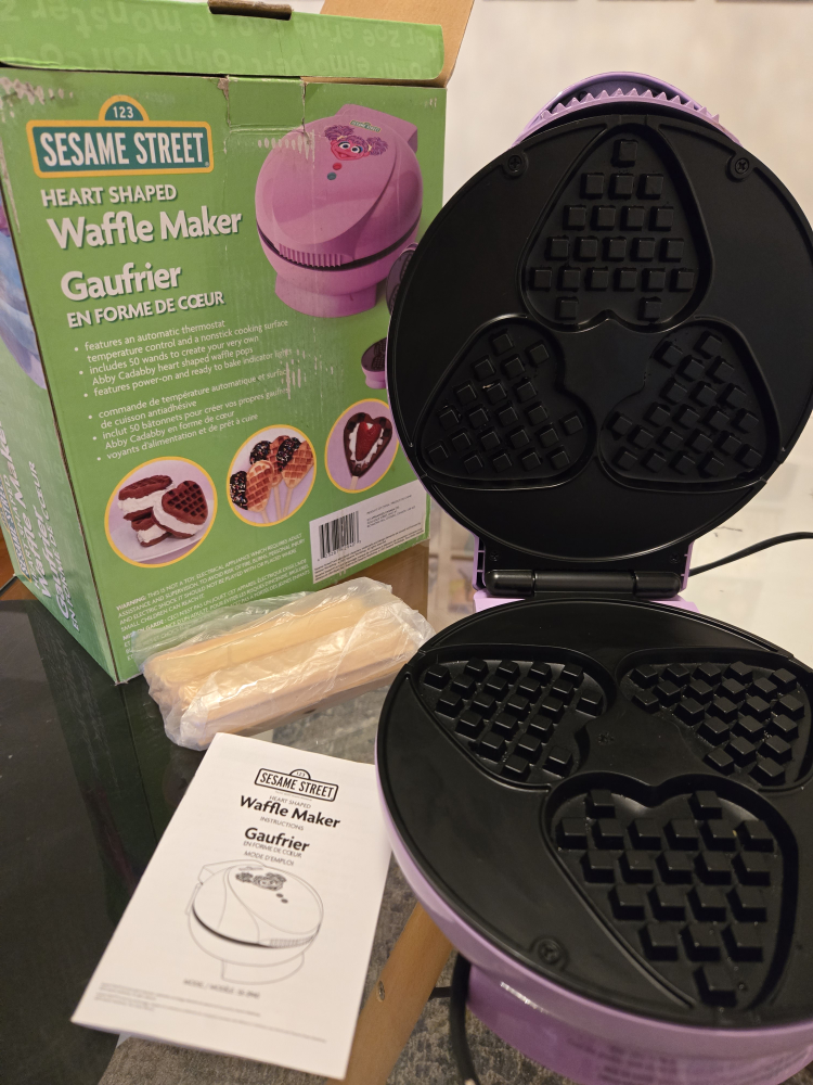 Sesame Street Heart Shaped Waffle Maker - photo 2