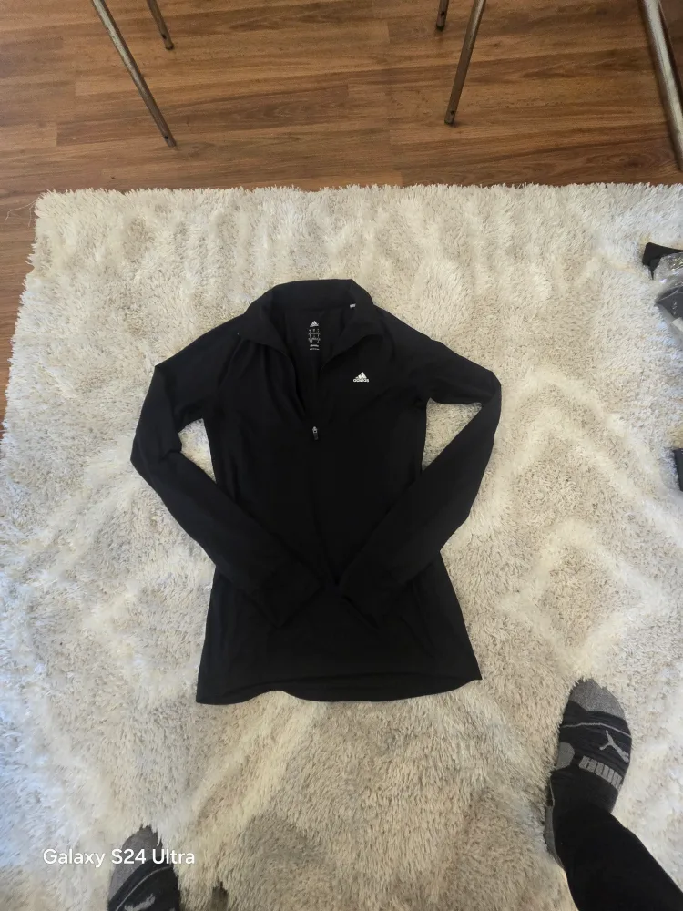 Adidas Black Half-Zip Pullover - Size S image indicator(3)