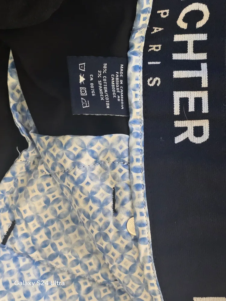 Hechter Paris Black Shorts - Size 36W image indicator(2)