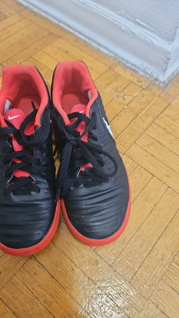 Nike AH7260-006 Black/Red Indoor Soccer Shoes - Size 1Y thumbnail