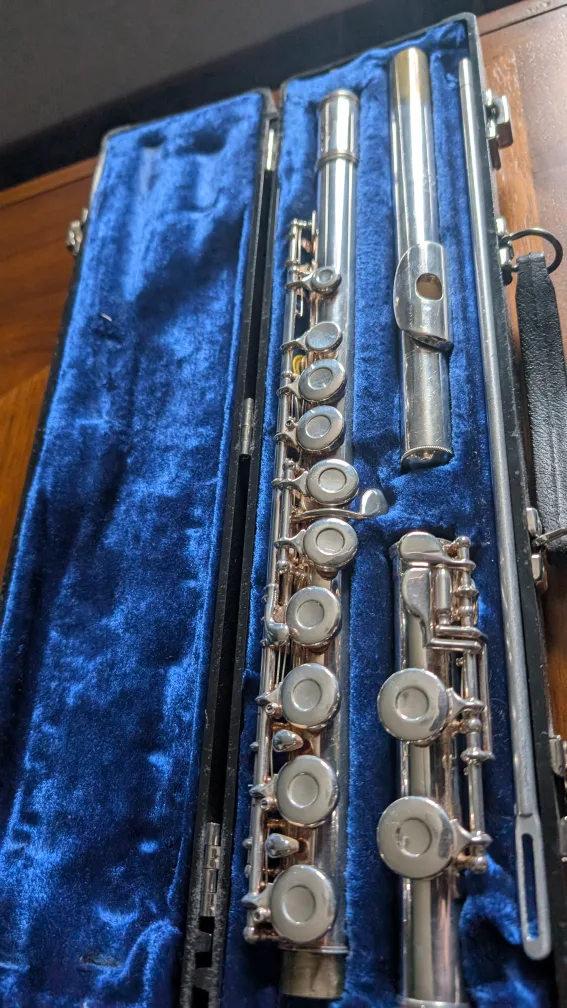 Gemeinhardt Flute with Case image indicator(2)