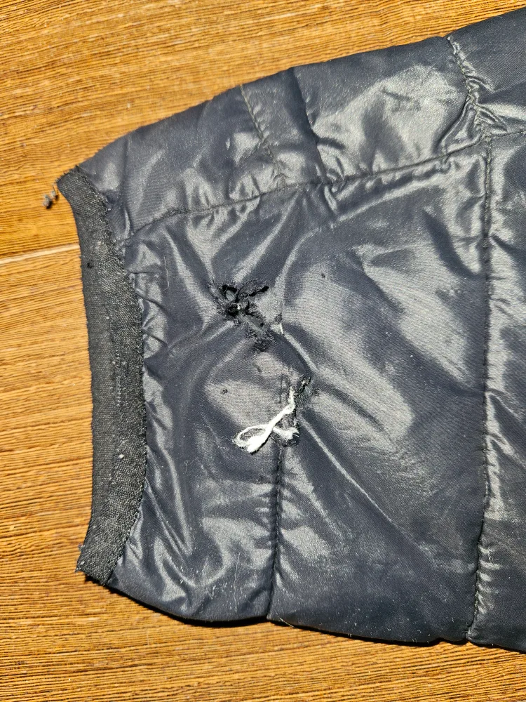 Old Navy Puffer Jacket - XL image indicator(5)