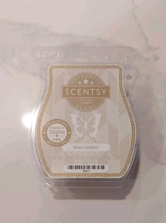 Scentsy Sheer Leather Scent Bar 🇨🇦 thumbnail