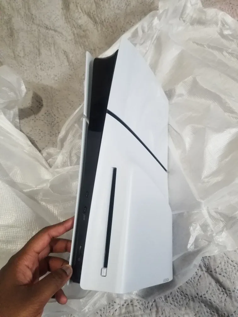 PS5 Slim Disc Edition Bundle image indicator(5)