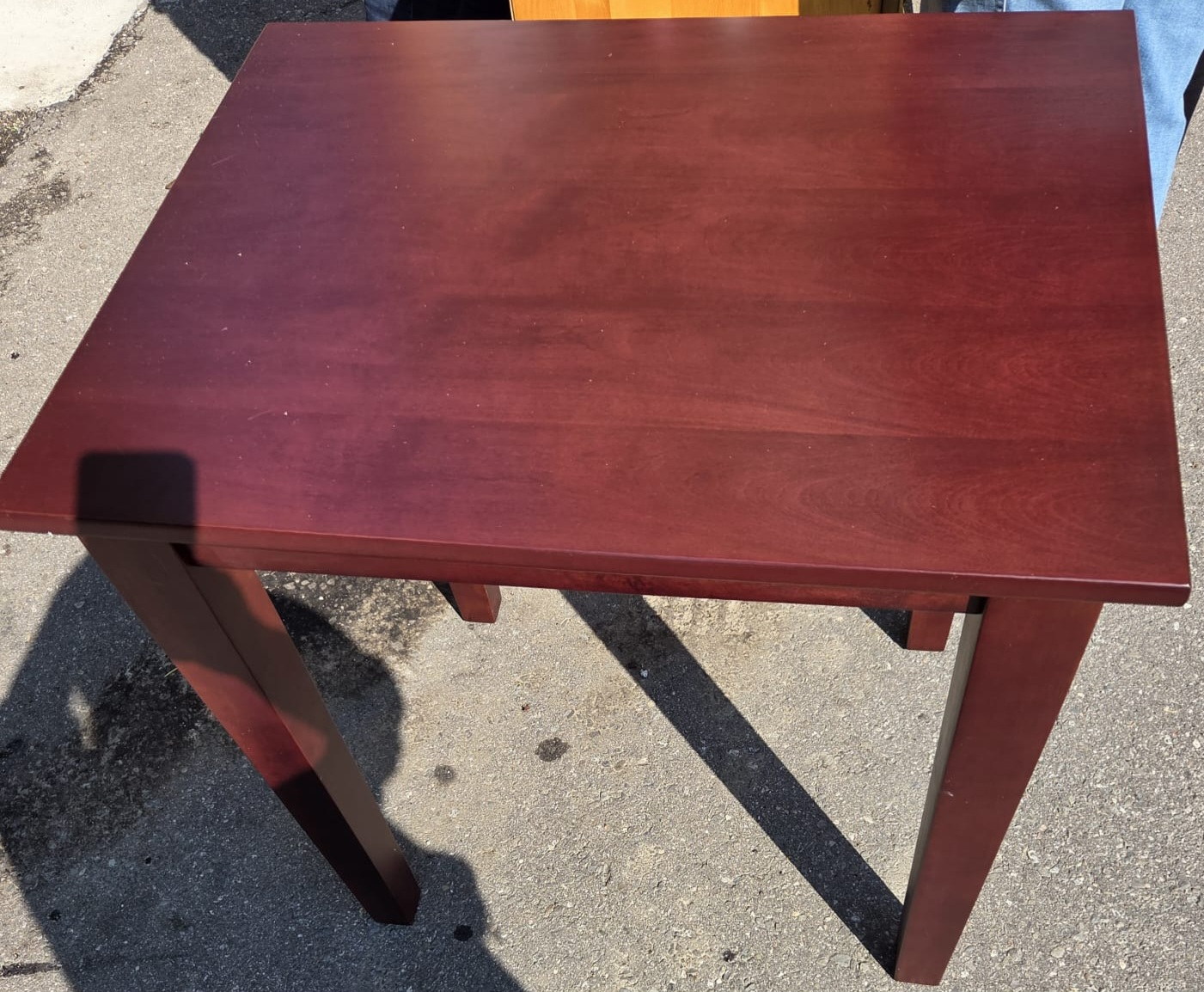 Small Dark Red Table (60x75x75 cm)