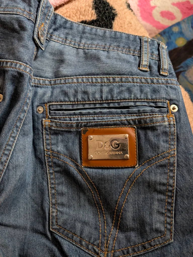 D&G Dolce & Gabbana Jeans - Magic Fit - 34" x 29 1/2"' image indicator(2)