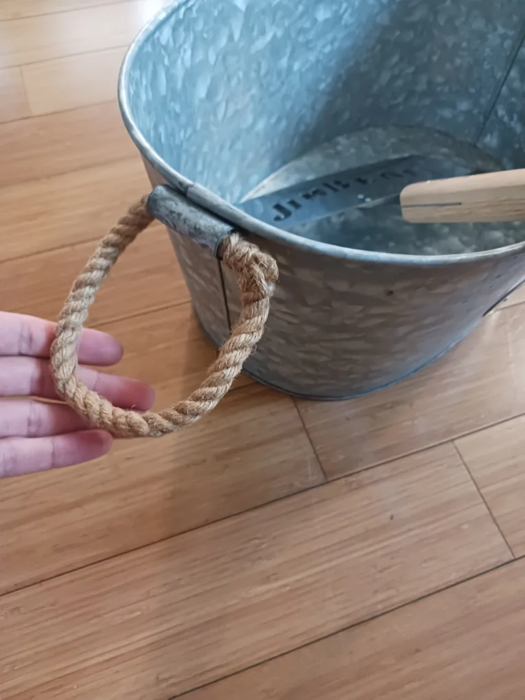 Party Bucket Cynthia Rowley  & Free Jim Beam Wide Head Spatula image indicator(6)