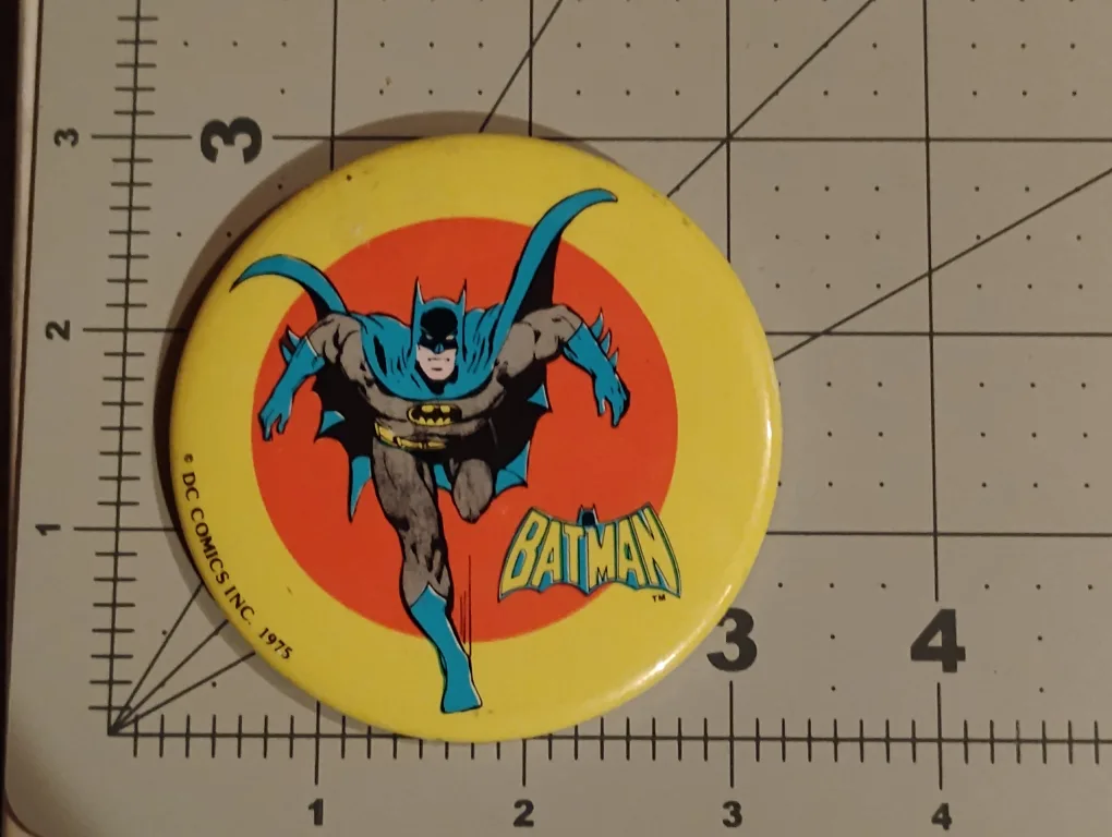 DC Comics 1975 Batman Pin Button 3” thumbnail
