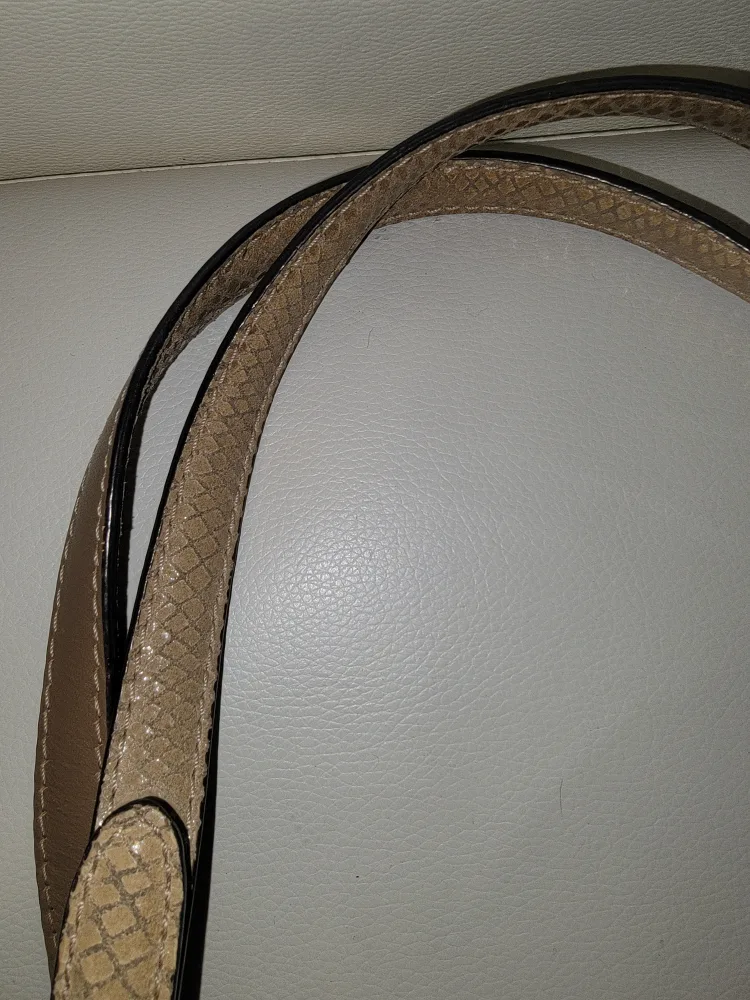Coach Cream Leather Handbag image indicator(5)