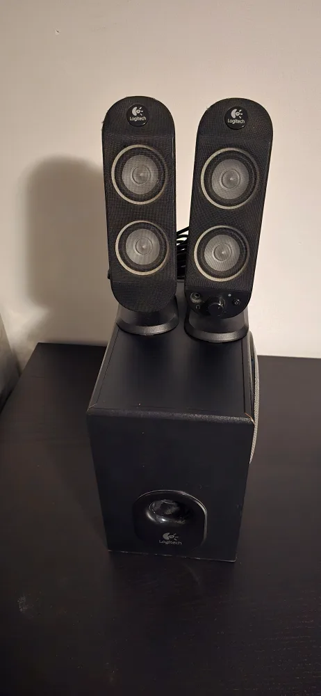 Logitech 2.1 Speakers + Subwoofer
