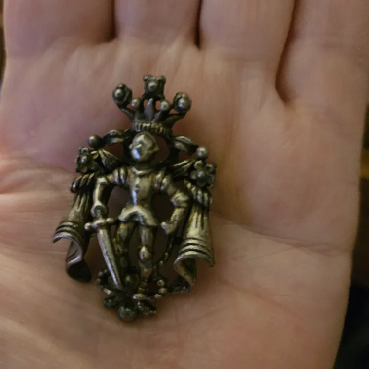 gotcha heraldic brooch/Pin signed Coro. thumbnail