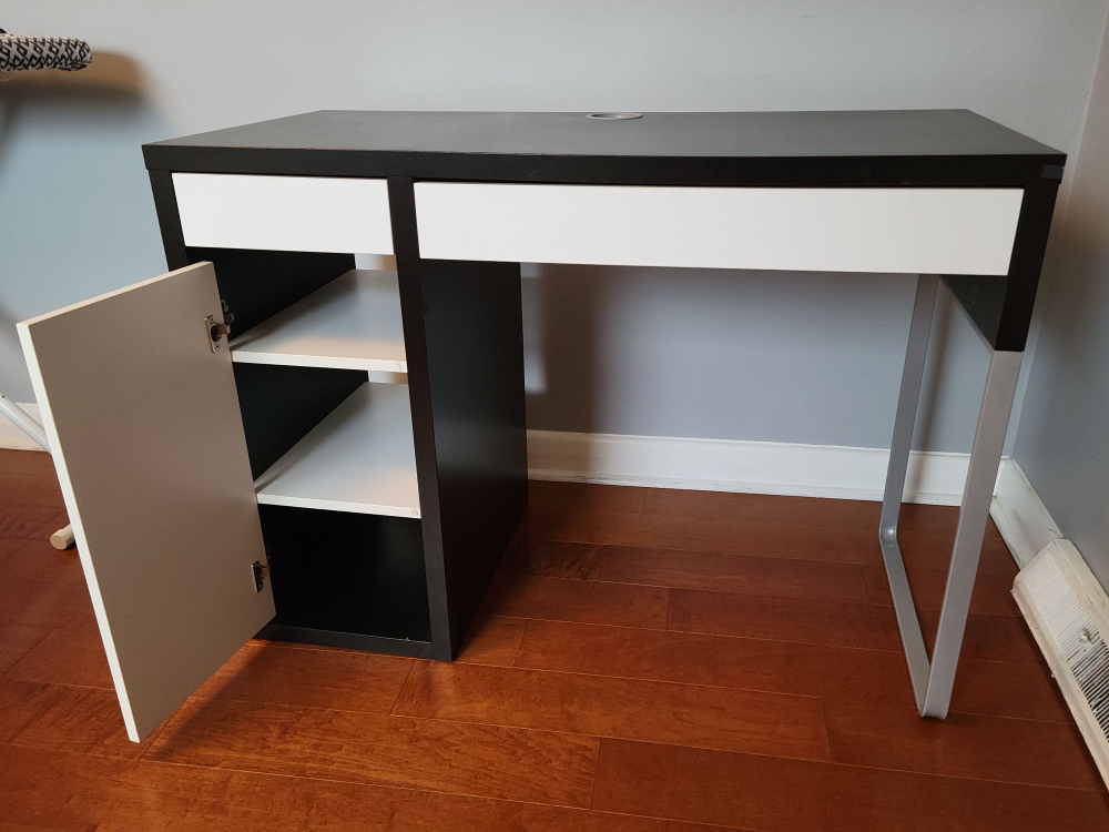 Desk - Black & White - photo 3