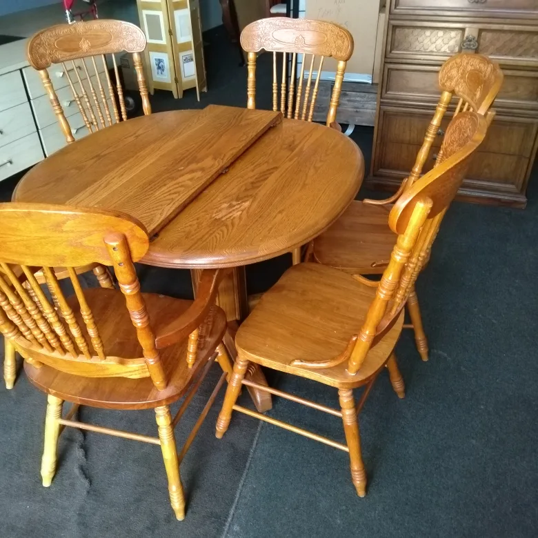 dining table and 6 chears thumbnail