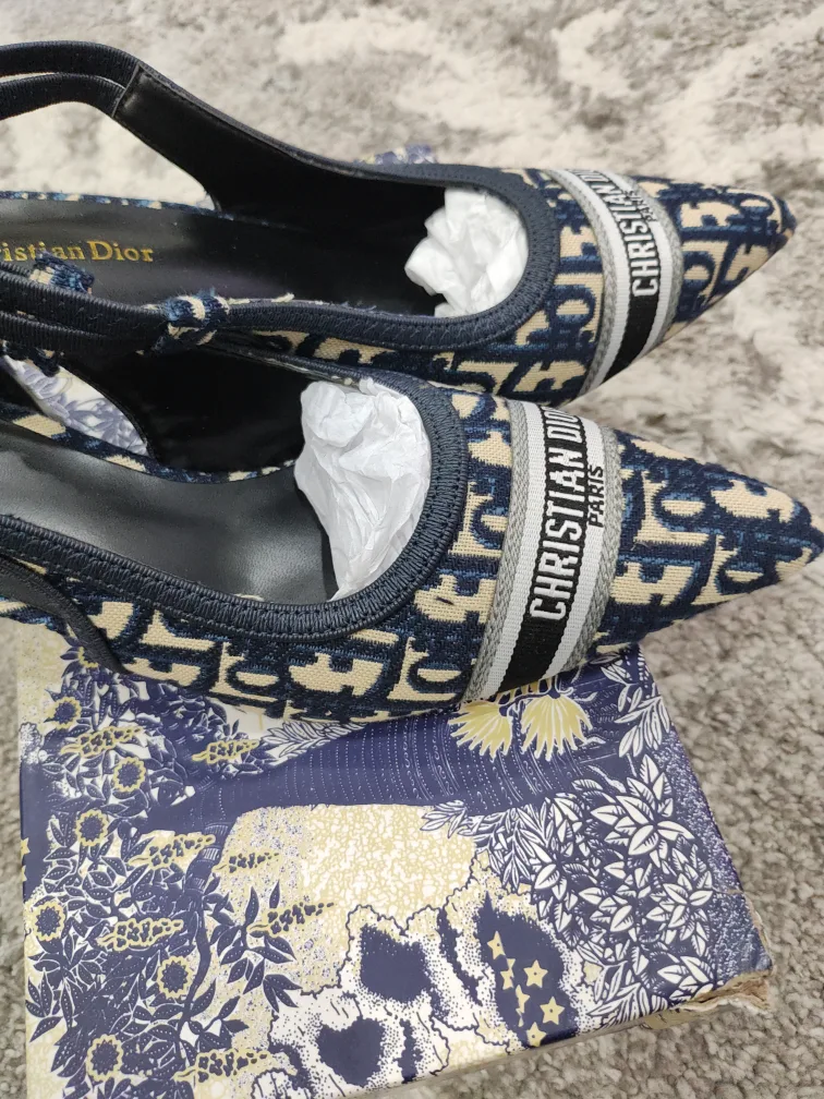Christian Dior Slingback Heels image indicator(3)