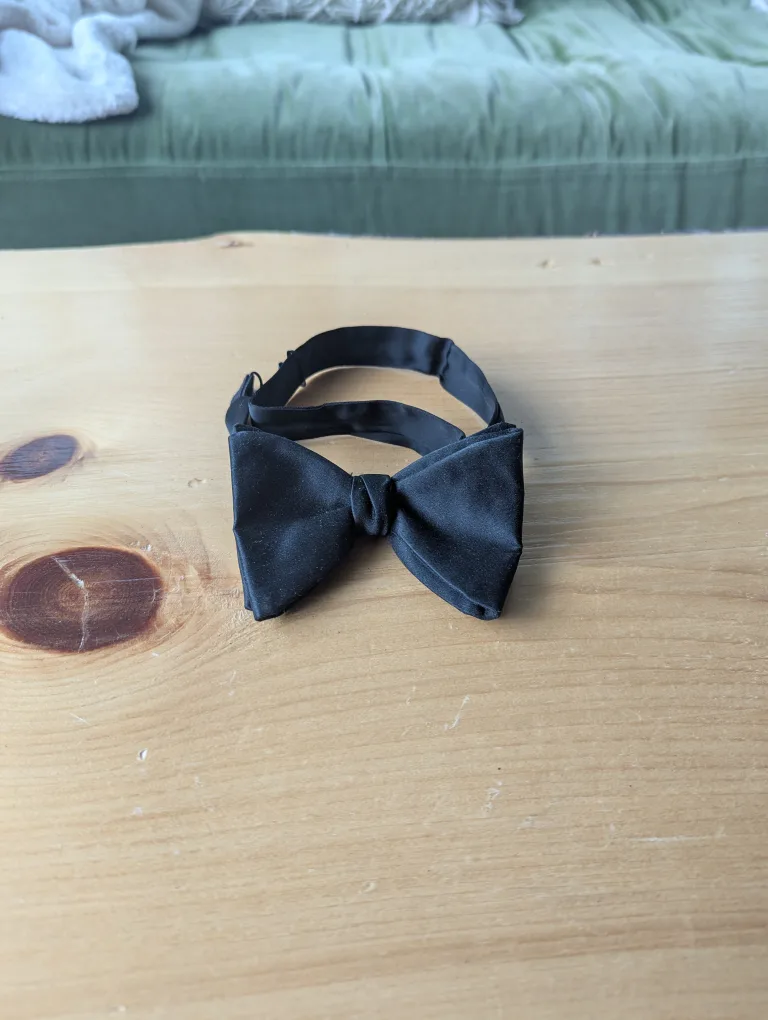 Black Bow Tie thumbnail