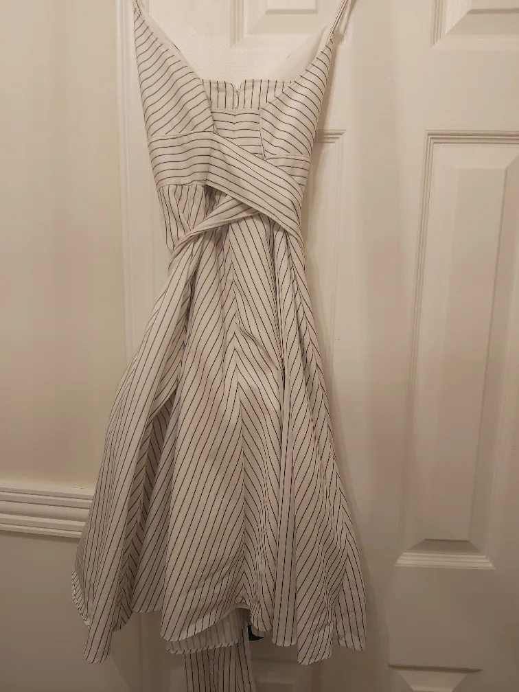 Beautiful Club Monaco dress.size image indicator(2)