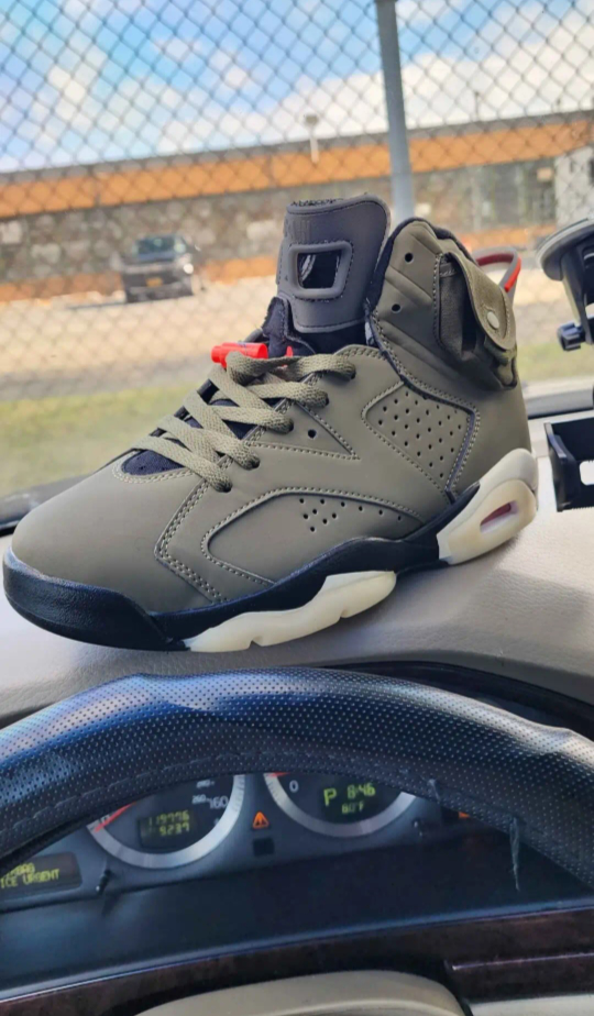 Air Jordan IV Travis Scott High - photo 4