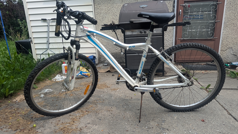 Raleigh Peak 26" Mountain Bike - photo 2