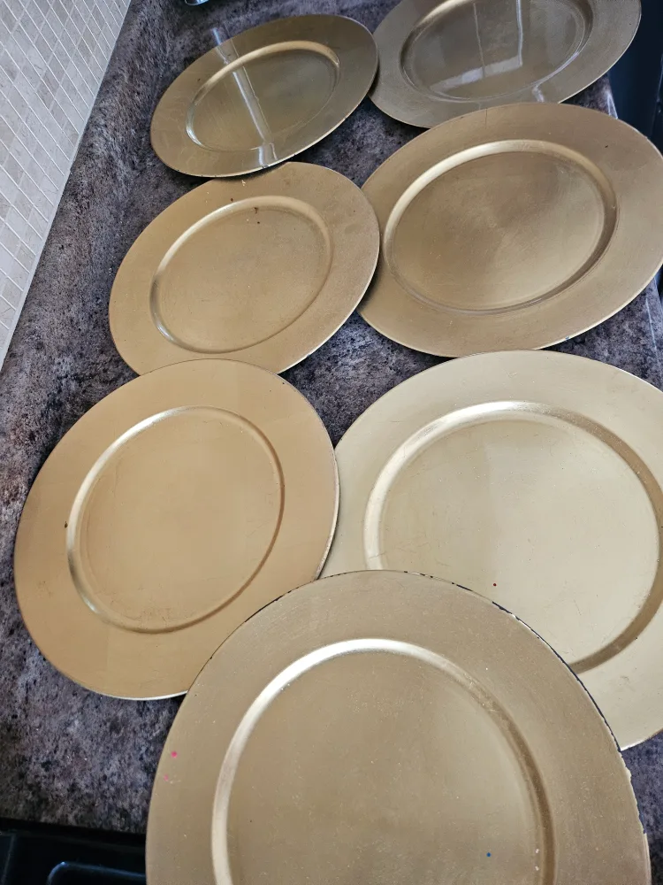Gold Charger Plates (Set of 7) 🇨🇦 thumbnail