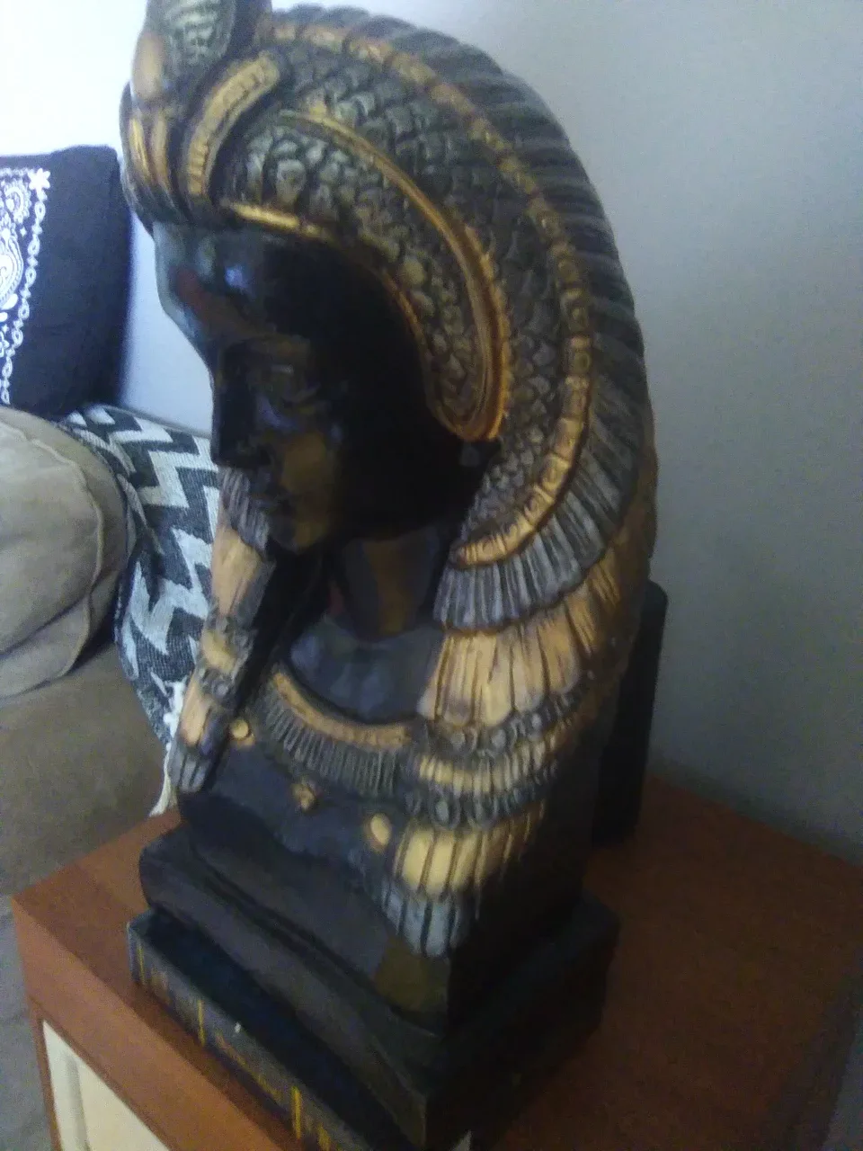 Egyptian Statue image indicator(3)