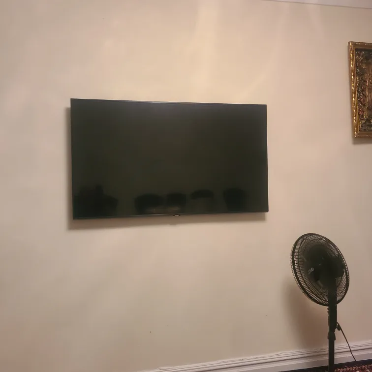 Samsung TV - 47 inch thumbnail