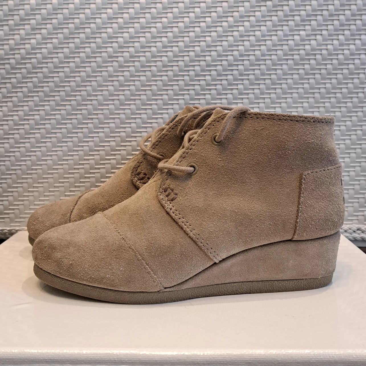 🔅 Toms🔅 Hi Top High Heels Suede Shoes thumbnail