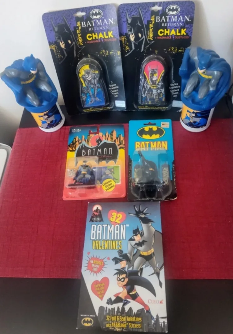 1980's & 90's Batman Lot x7 - Action Figures,thermos Cups& more thumbnail