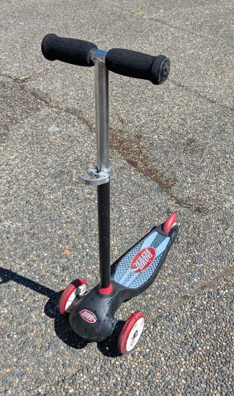 Radio Flyer Lean 'N Glide Scooter thumbnail